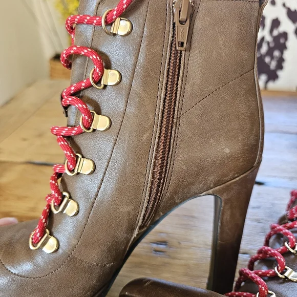 Gianni Bini Tondria Lace Up Platform Heeled Boot Graham Cracker Size 7.5 - Picture 16 of 16